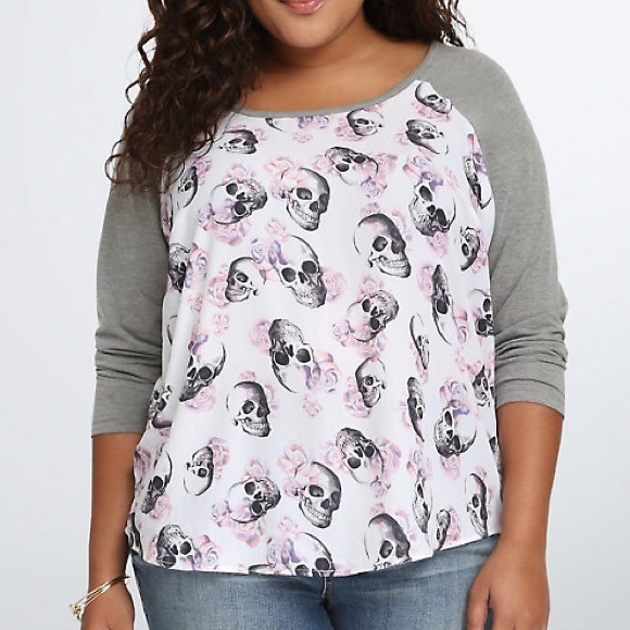 torrid Tops - TORRID SKULL RAGLAN TEE SIZE 3 FLORAL torrid Tops - TORRID SKULL RAGLAN TEE SIZE 3 FLORAL